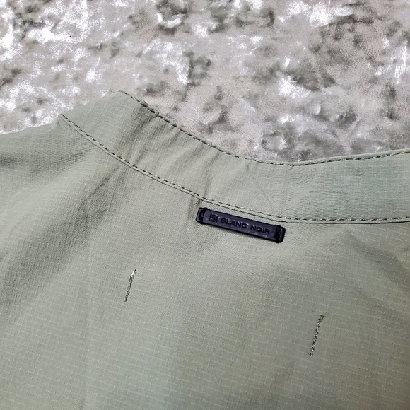 Blanc Noir Caravan Green Short-Sleeve Button-Up Romper Size: S - Picture 9 of 12